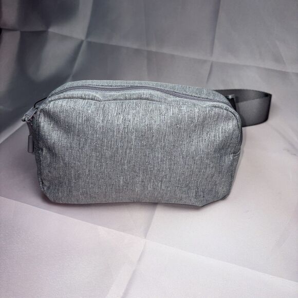 Vera Bradley Handbags - Vera Bradley Mini Belt Bag Lighten Up In Gray, Fanny pack / Belt Bag Nwt